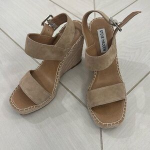 Steve Madden Uri wedge sandal